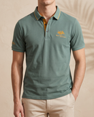 Mateo | Polo de lujo bordado — Verde